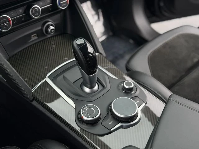 2018 Alfa Romeo Stelvio Quadrifoglio - Image 24 of 31