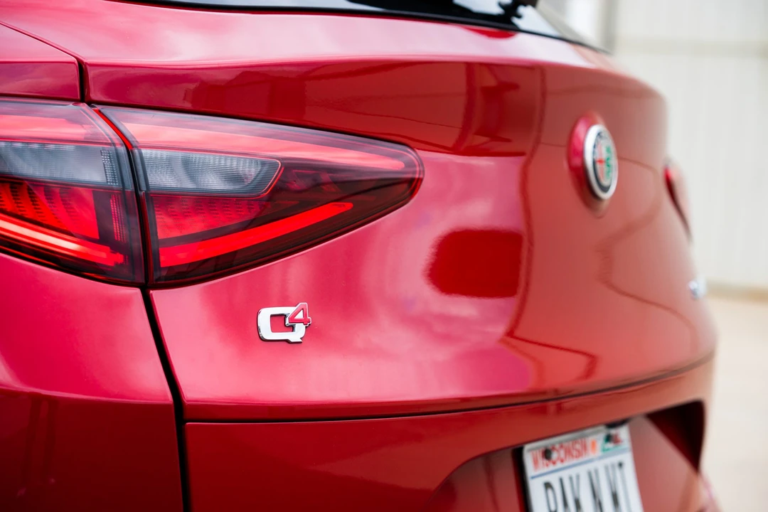 2018 Alfa Romeo Stelvio Quadrifoglio - Image 26 of 31