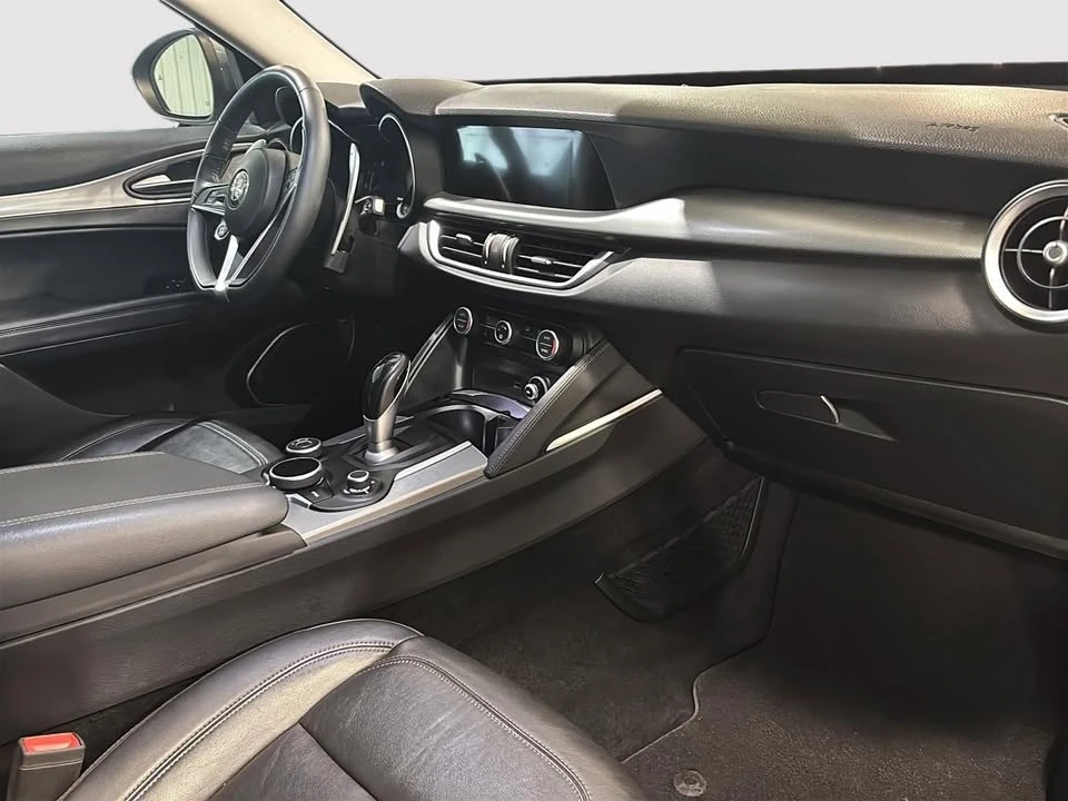2018 Alfa Romeo Stelvio - Image 18 of 19