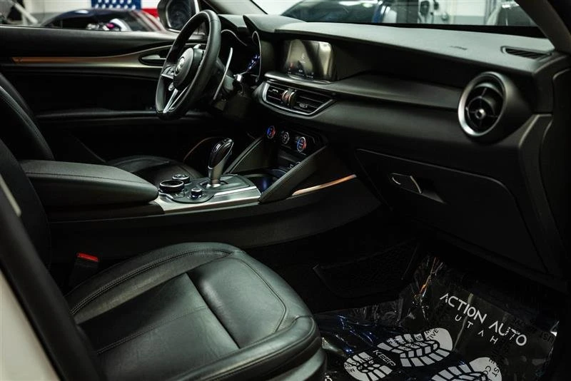 2018 Alfa Romeo Stelvio - Image 14 of 20