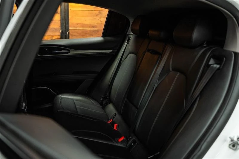 2018 Alfa Romeo Stelvio - Image 15 of 20