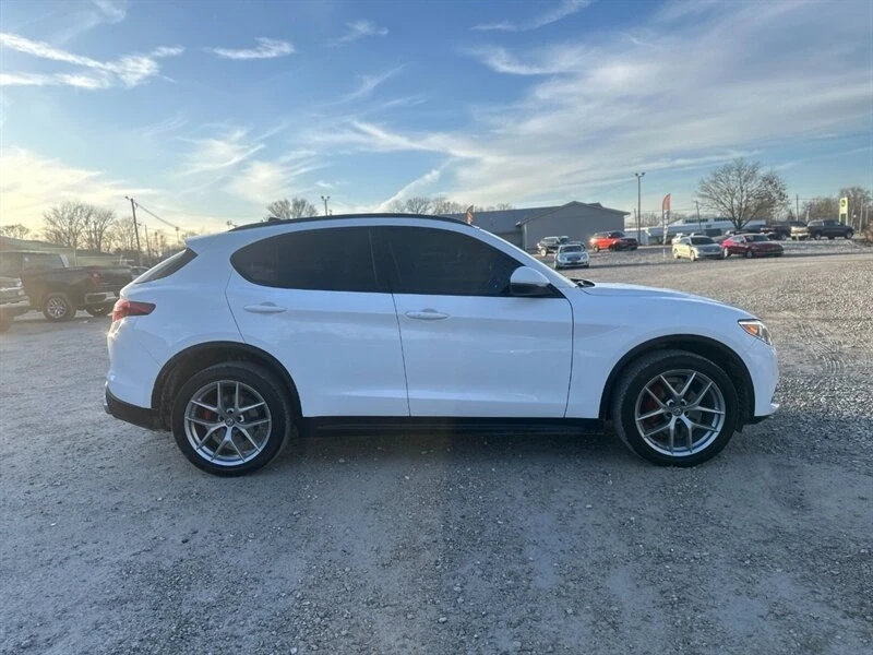 2018 Alfa Romeo Stelvio - Image 7 of 19