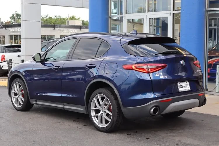 2018 Alfa Romeo Stelvio - Image 2 of 11