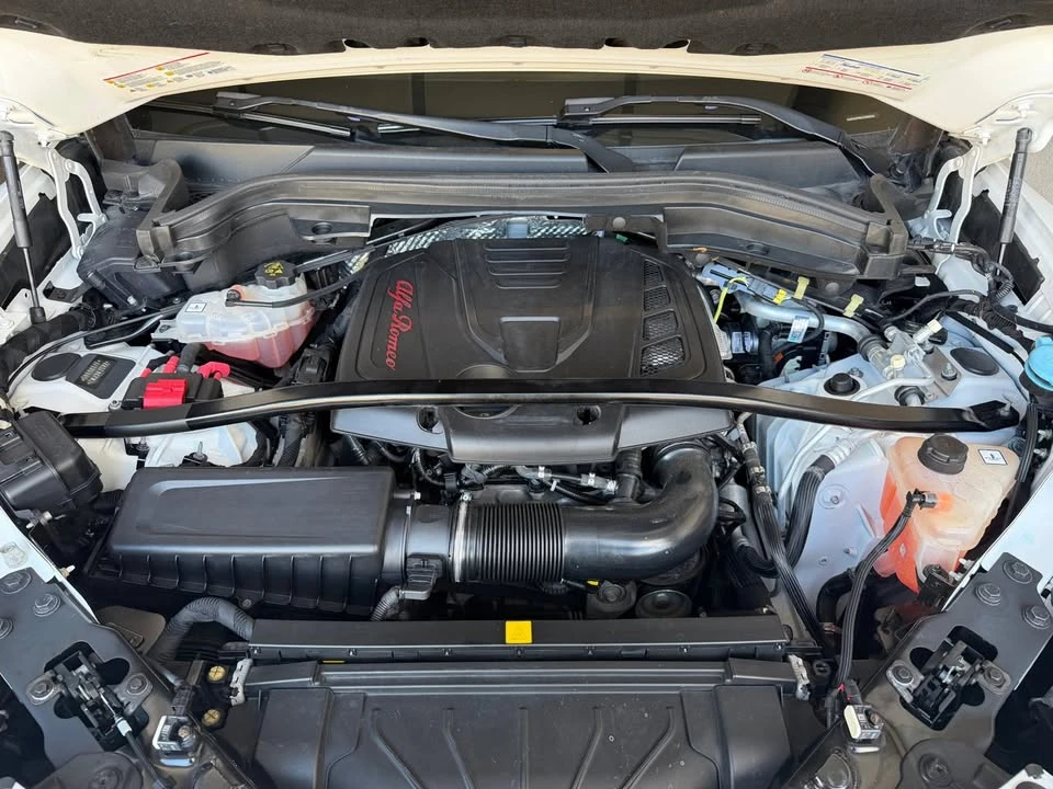 2018 Alfa Romeo Stelvio - Image 16 of 16