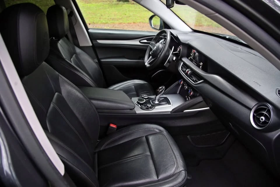 2018 Alfa Romeo Stelvio - Image 9 of 17