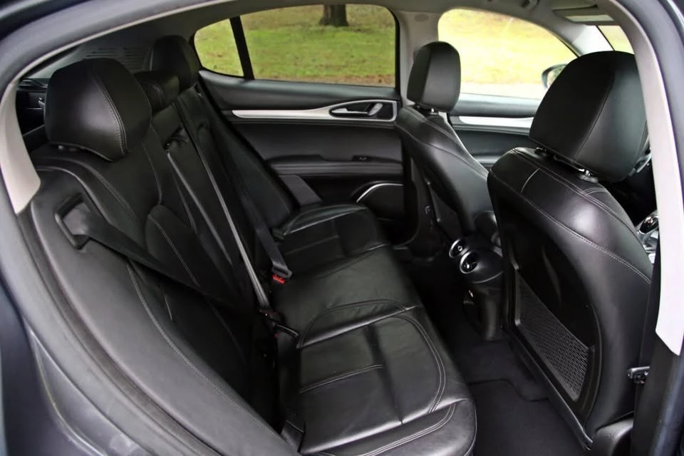 2018 Alfa Romeo Stelvio - Image 8 of 17