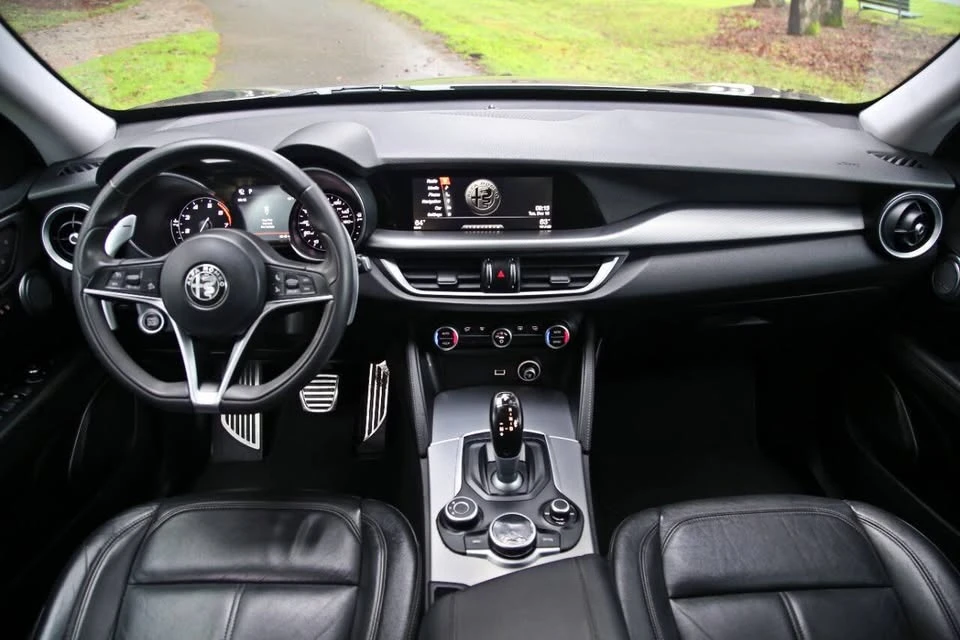 2018 Alfa Romeo Stelvio - Image 12 of 17