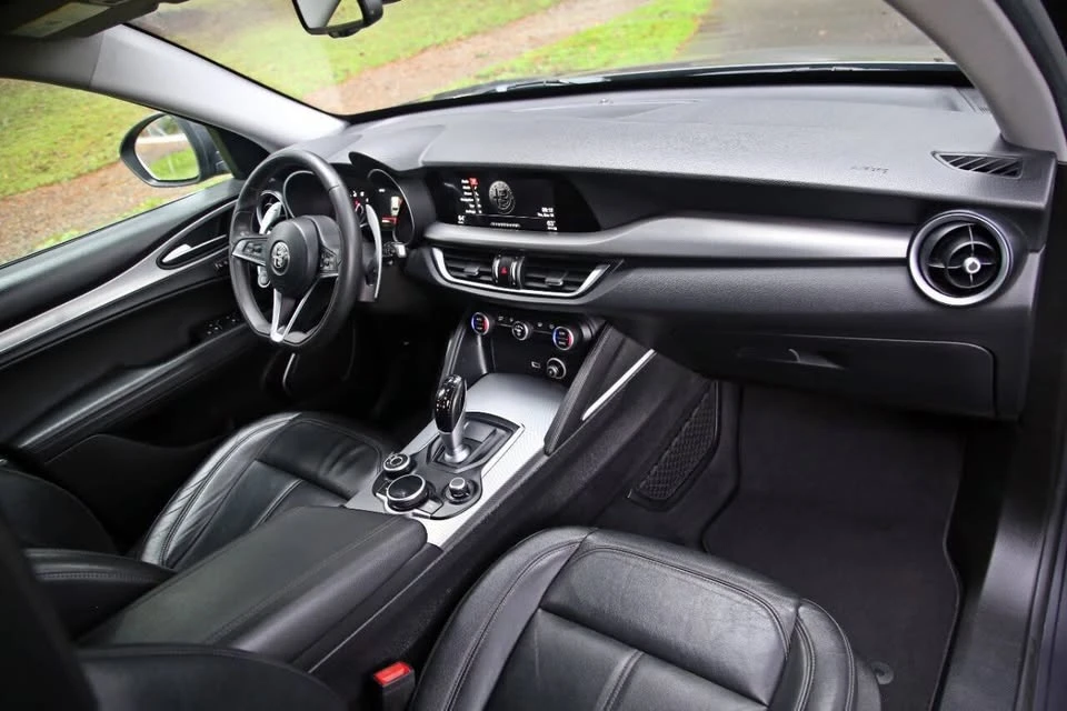 2018 Alfa Romeo Stelvio - Image 10 of 17