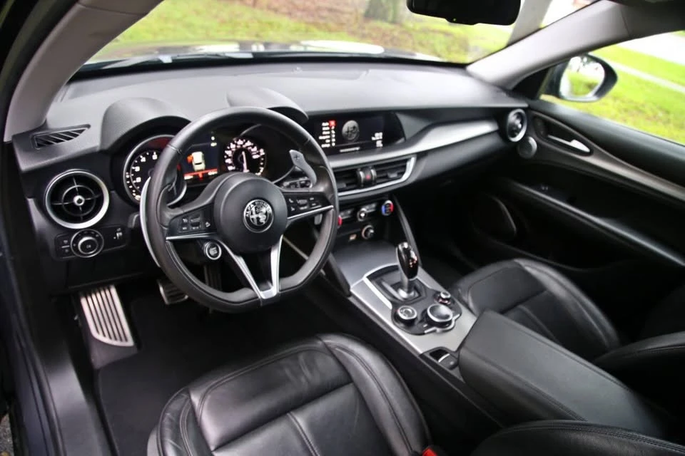 2018 Alfa Romeo Stelvio - Image 11 of 17