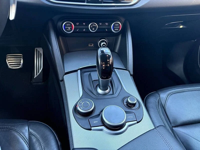 2018 Alfa Romeo Stelvio - Image 15 of 31