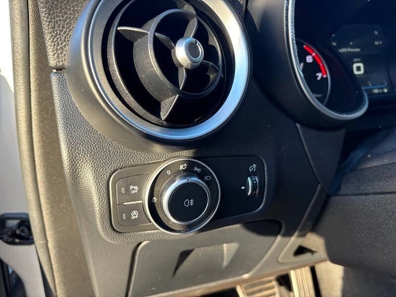 2018 Alfa Romeo Stelvio - Image 21 of 31