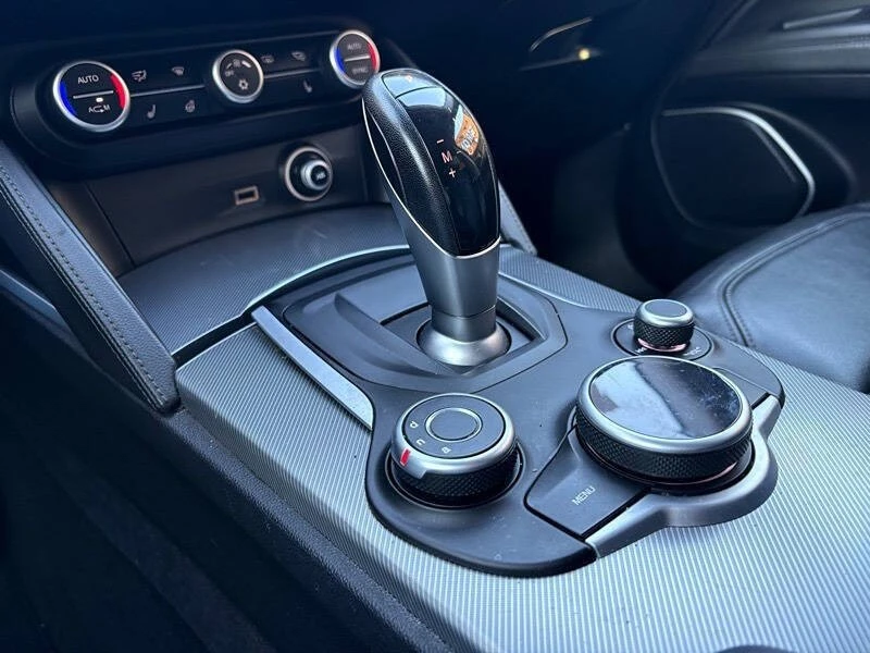 2018 Alfa Romeo Stelvio - Image 16 of 31