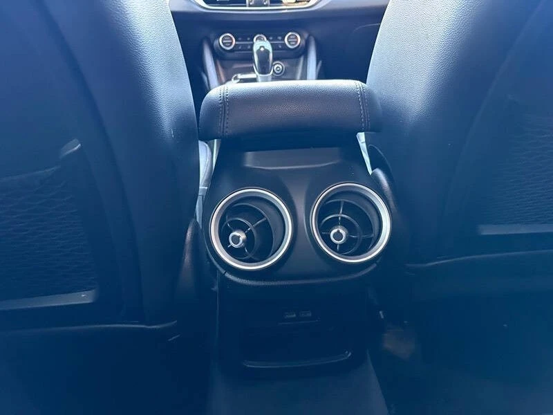 2018 Alfa Romeo Stelvio - Image 27 of 31