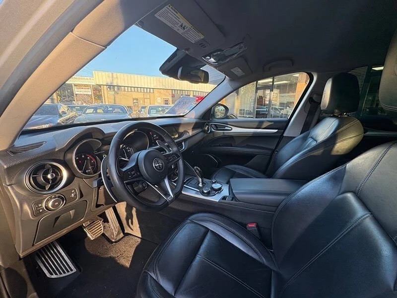 2018 Alfa Romeo Stelvio - Image 24 of 31