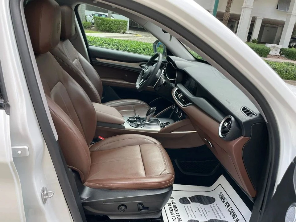 2018 Alfa Romeo Stelvio - Image 11 of 12
