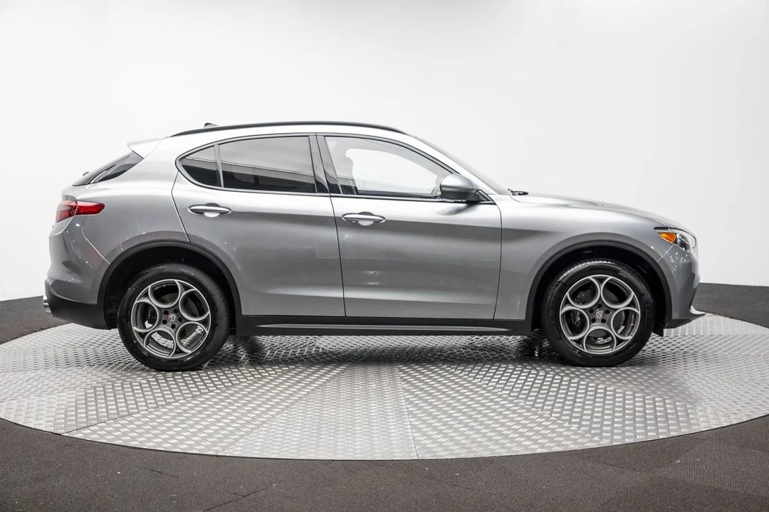 2018 Alfa Romeo Stelvio - Image 9 of 12
