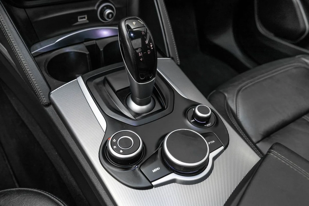 2018 Alfa Romeo Stelvio - Image 29 of 31