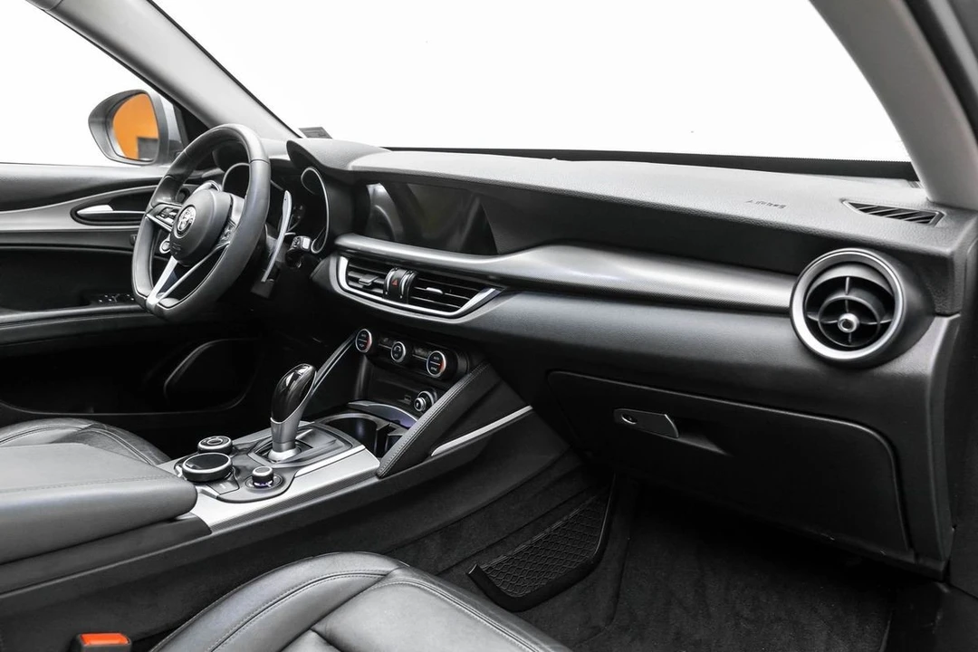 2018 Alfa Romeo Stelvio - Image 20 of 31