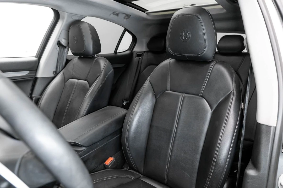 2018 Alfa Romeo Stelvio - Image 31 of 31