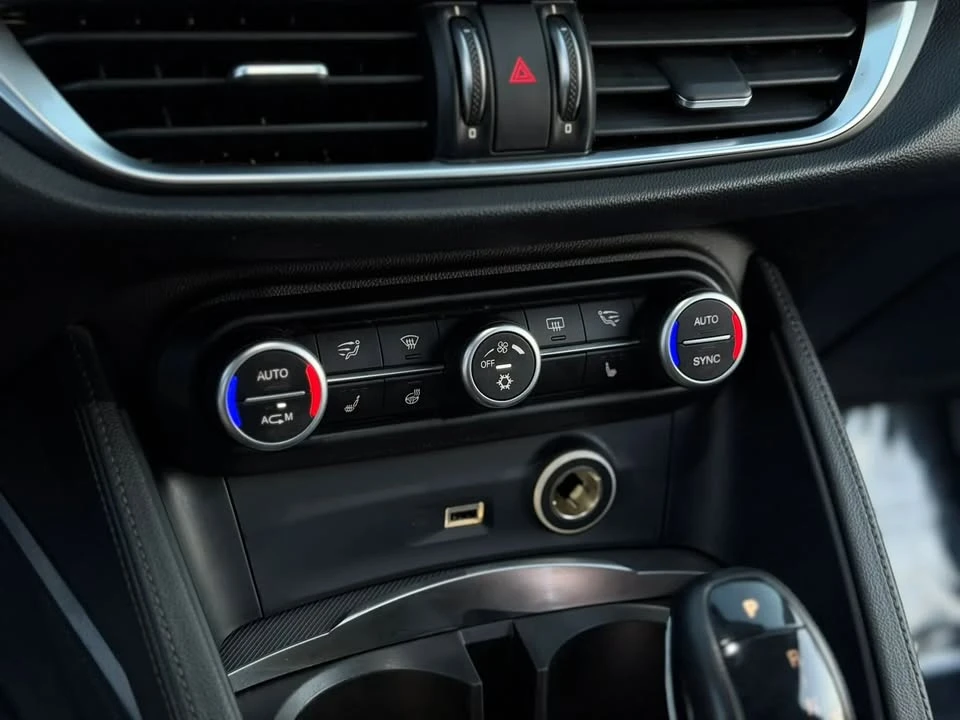 2018 Alfa Romeo Stelvio - Image 17 of 20