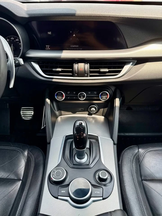 2018 Alfa Romeo Stelvio - Image 16 of 20