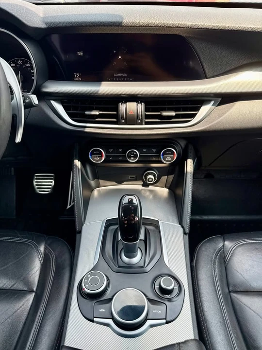 2018 Alfa Romeo Stelvio - Image 16 of 20