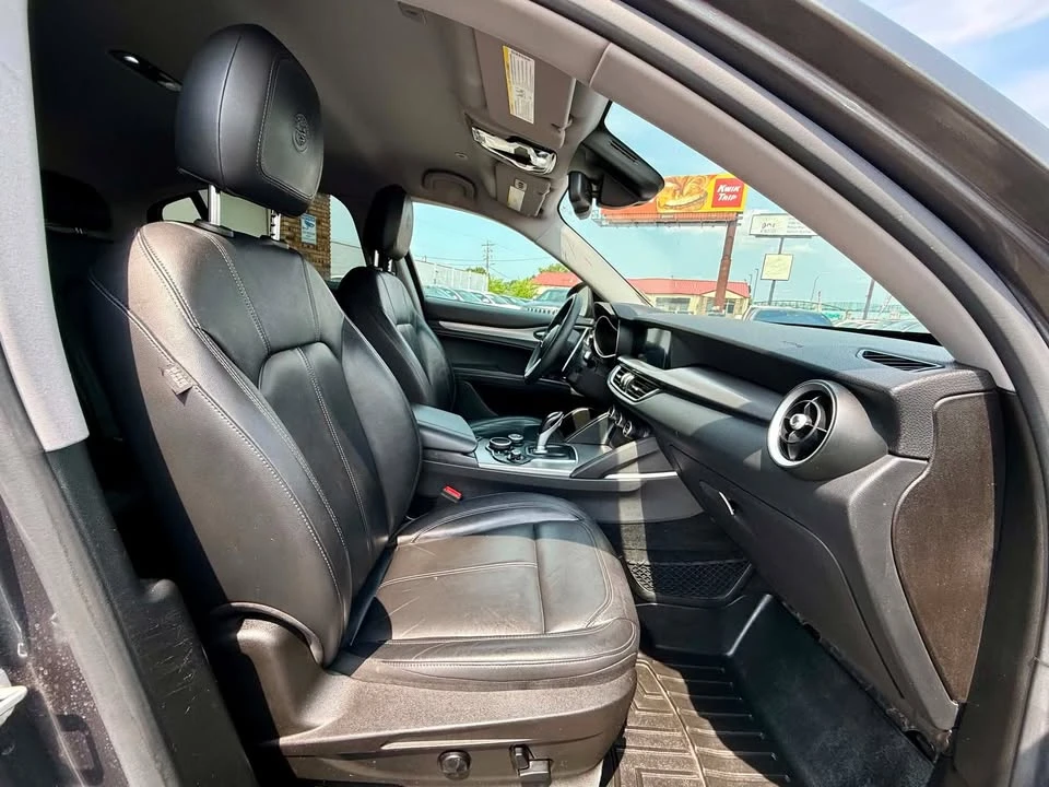 2018 Alfa Romeo Stelvio - Image 11 of 20