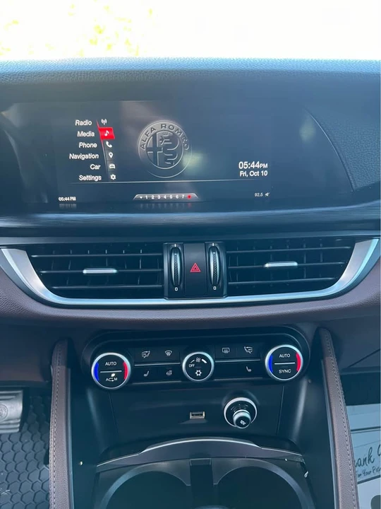 2018 Alfa Romeo Stelvio - Image 17 of 18