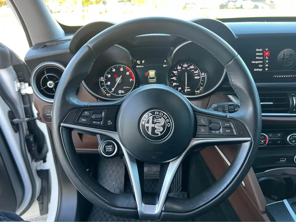 2018 Alfa Romeo Stelvio - Image 15 of 18