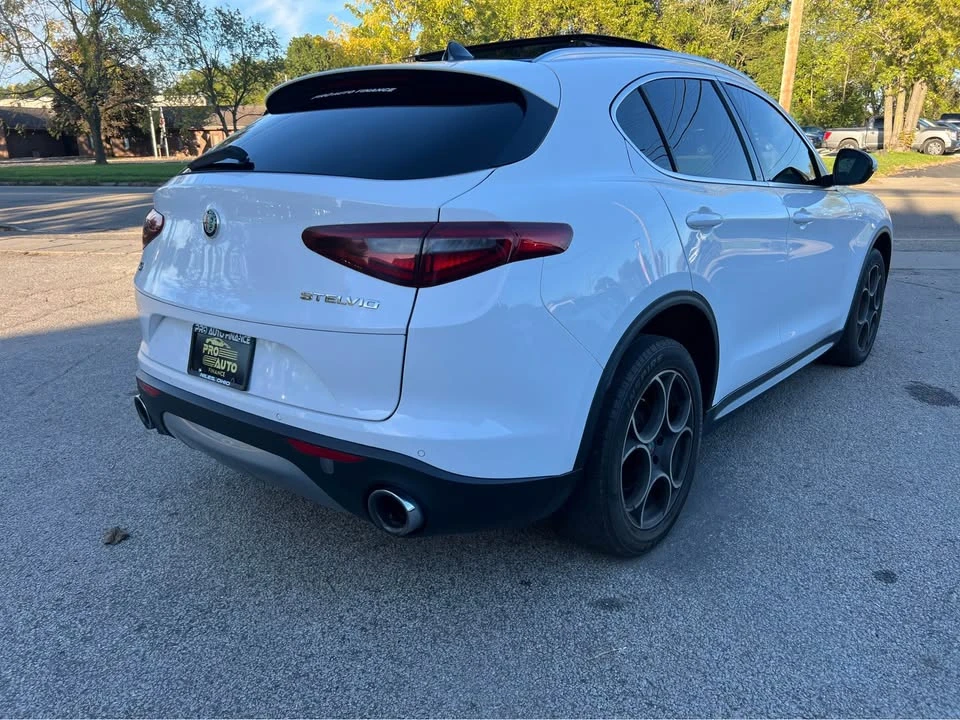 2018 Alfa Romeo Stelvio - Image 11 of 18