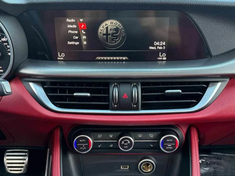 2018 Alfa Romeo Stelvio - Image 15 of 20