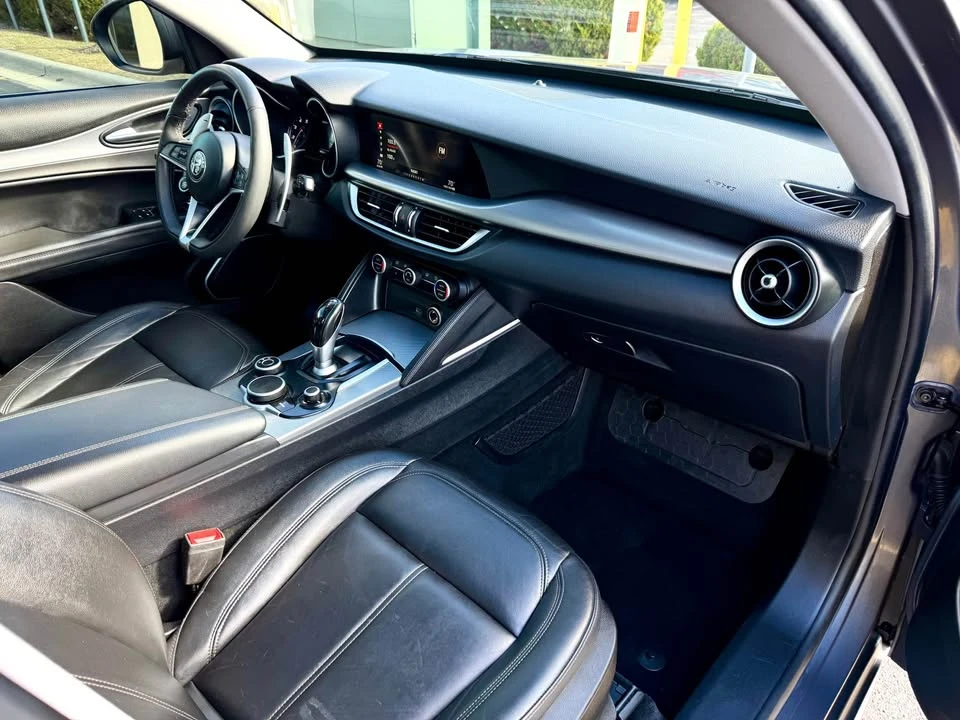 2018 Alfa Romeo Stelvio - Image 16 of 20