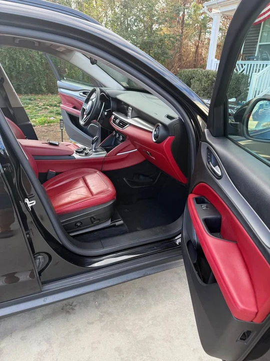 2018 Alfa Romeo Stelvio - Image 15 of 19