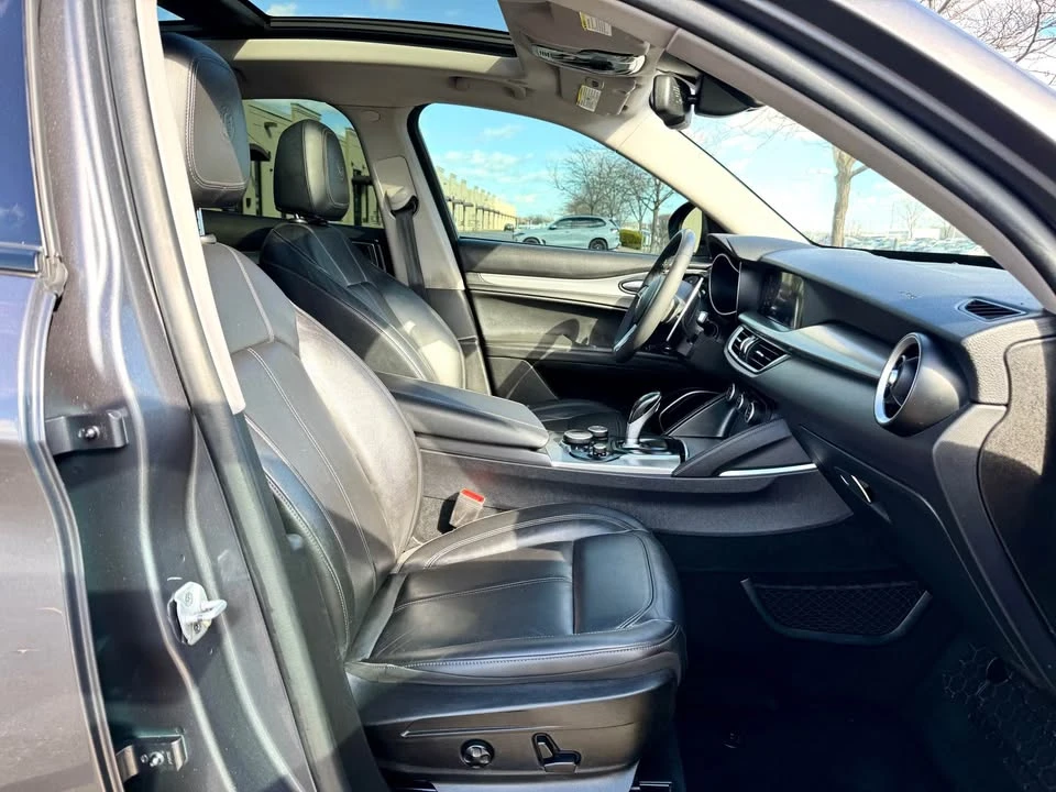 2018 Alfa Romeo Stelvio - Image 17 of 20