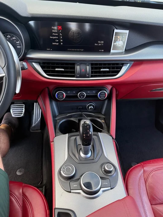 2018 Alfa Romeo Stelvio - Image 11 of 19