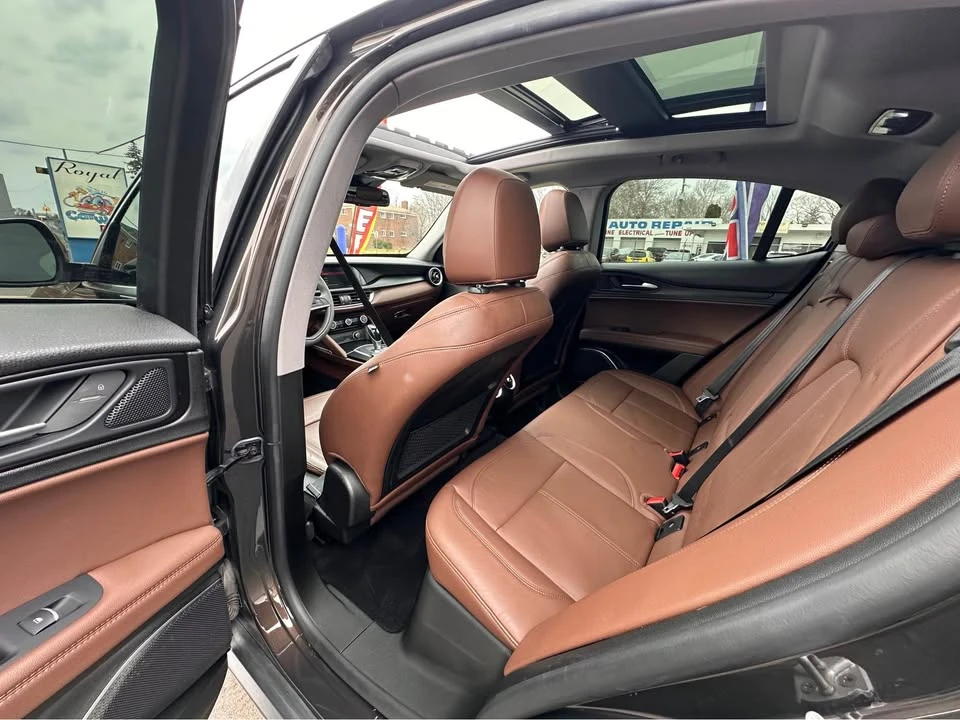 2018 Alfa Romeo Stelvio - Image 13 of 18