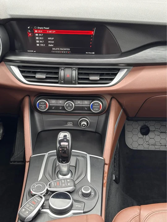 2018 Alfa Romeo Stelvio - Image 12 of 18