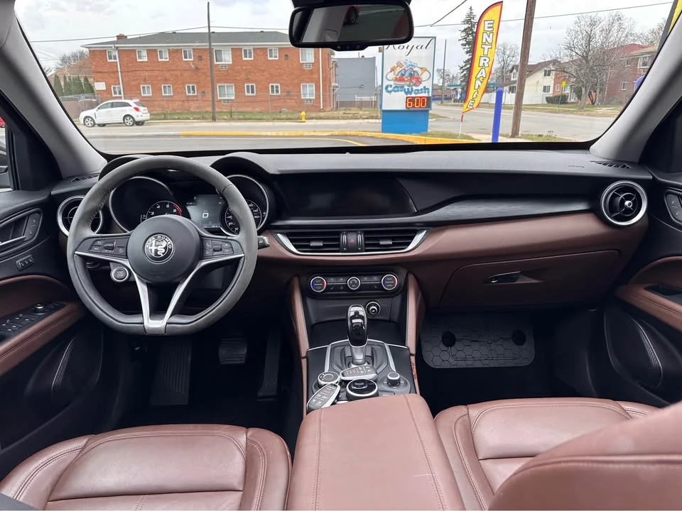 2018 Alfa Romeo Stelvio - Image 11 of 18