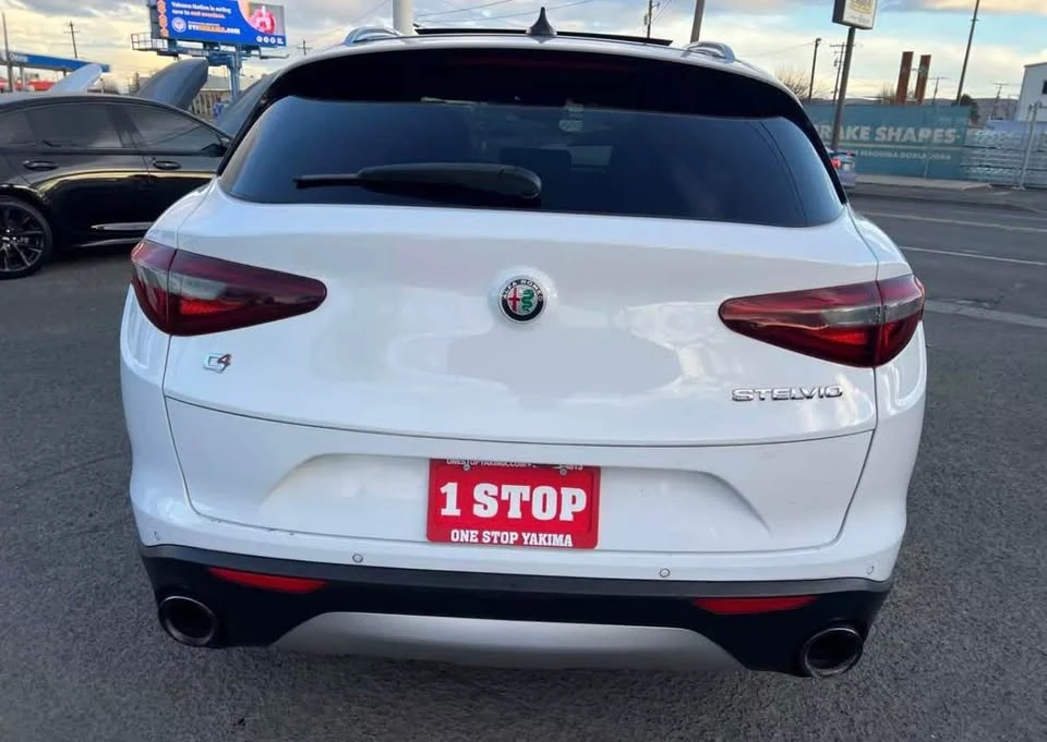 2018 Alfa Romeo Stelvio - Image 4 of 9