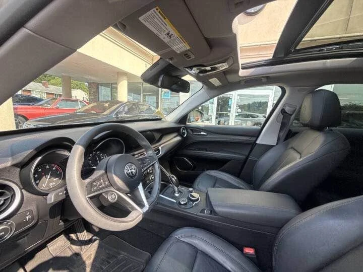 2018 Alfa Romeo Stelvio - Image 11 of 16