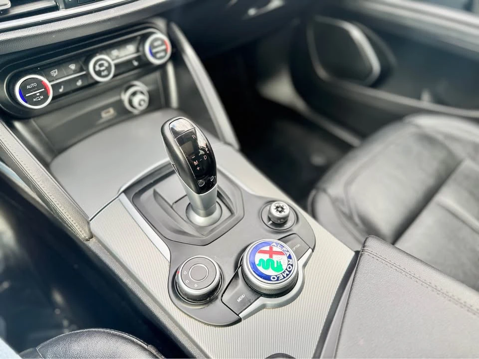 2018 Alfa Romeo Stelvio - Image 14 of 18