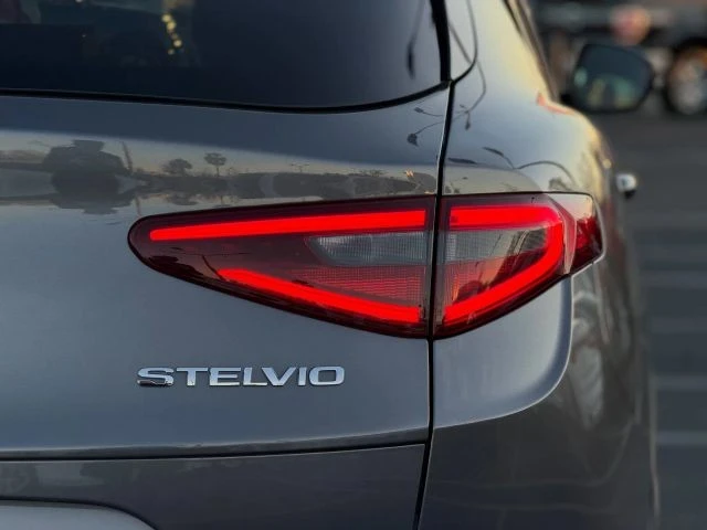 2018 Alfa Romeo Stelvio - Image 9 of 12