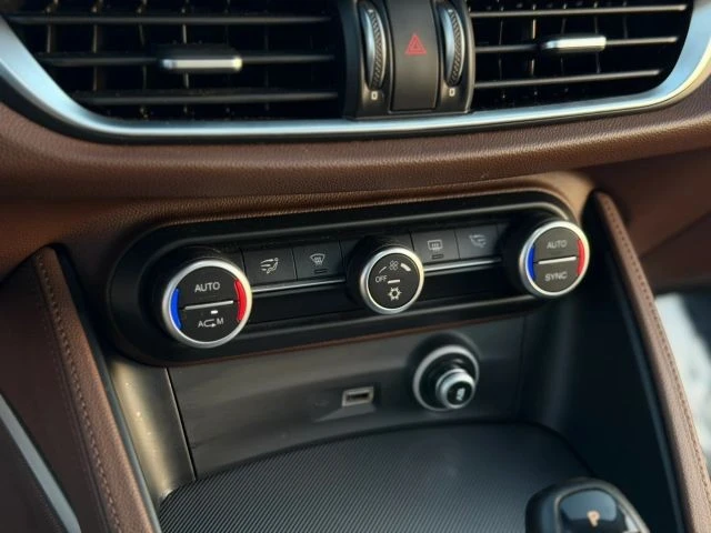 2018 Alfa Romeo Stelvio - Image 23 of 26
