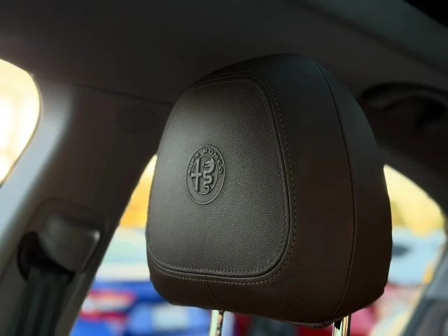 2018 Alfa Romeo Stelvio - Image 19 of 26