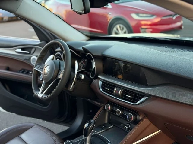2018 Alfa Romeo Stelvio - Image 14 of 26