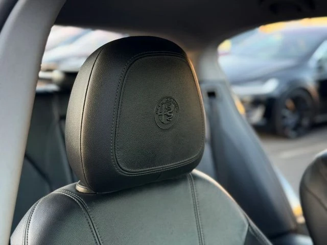 2018 Alfa Romeo Stelvio - Image 14 of 21