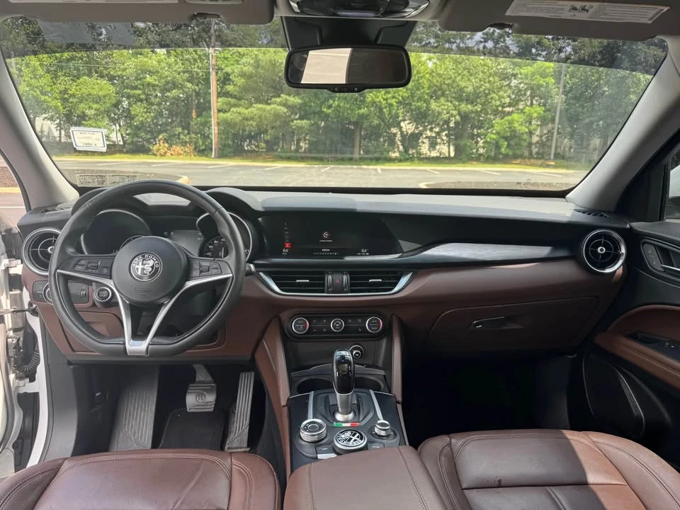 2018 Alfa Romeo Stelvio - Image 9 of 17
