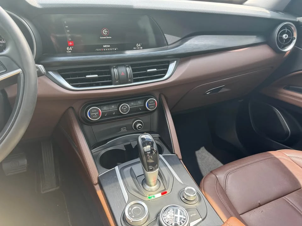 2018 Alfa Romeo Stelvio - Image 16 of 17