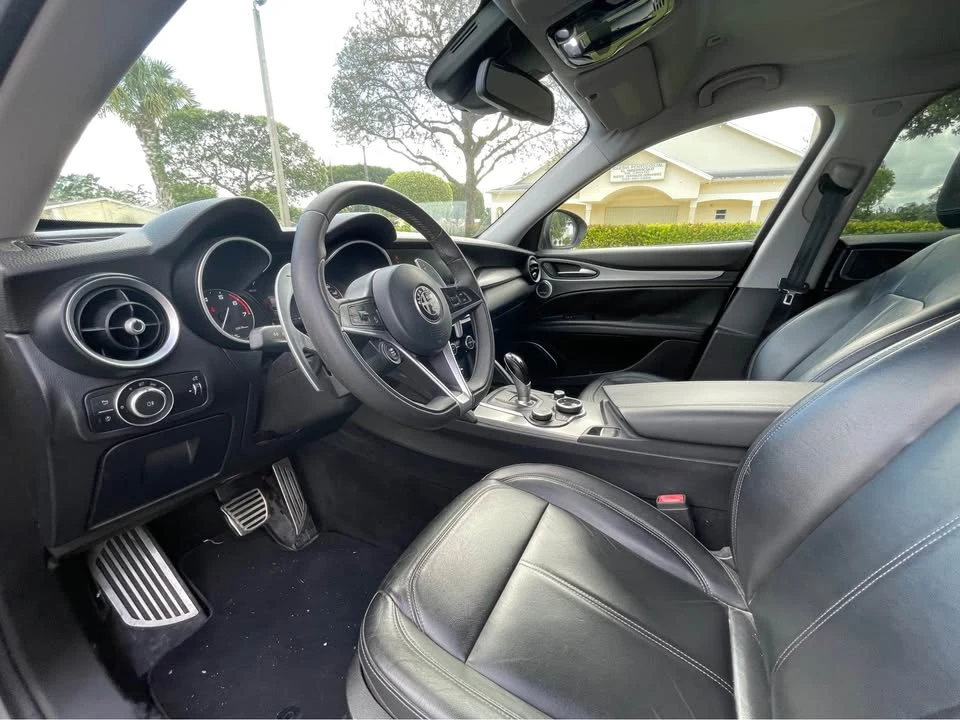 2018 Alfa Romeo Stelvio - Image 14 of 17
