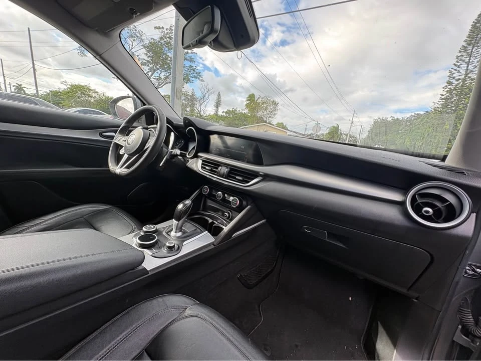 2018 Alfa Romeo Stelvio - Image 11 of 16